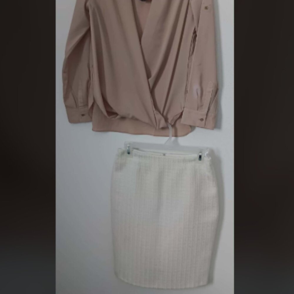 White pencil skirt textured soft cotton and wool blend lined Size M